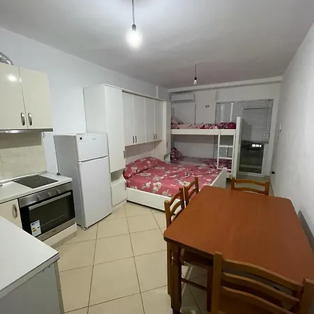 Alket Apartment *